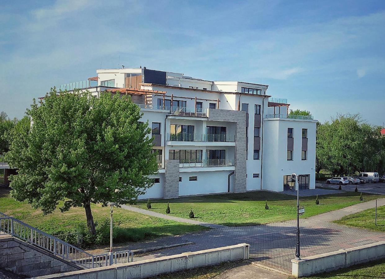 Moment Apartments Szolnok Extérieur photo