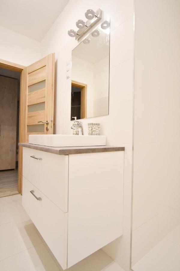 Moment Apartments Szolnok Extérieur photo
